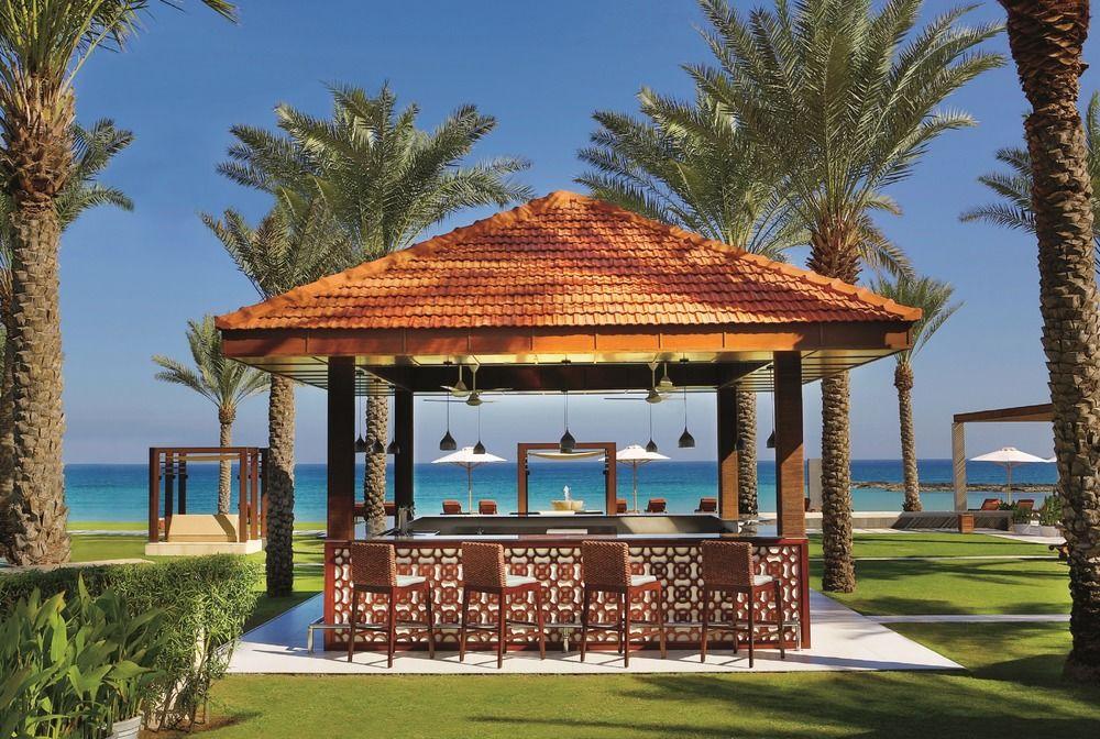 Al Bustan Palace, A Ritz-Carlton Hotel Muscat Ngoại thất bức ảnh The Beach Club