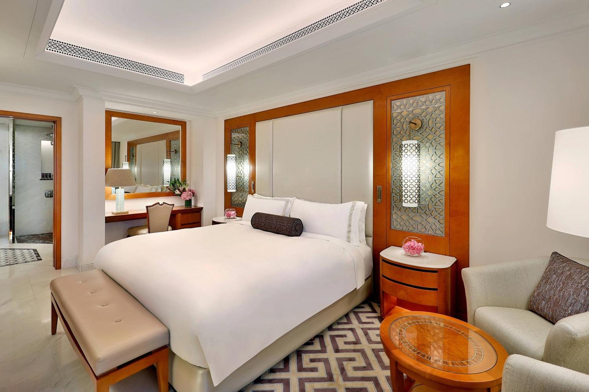 Al Bustan Palace, A Ritz-Carlton Hotel Muscat Ngoại thất bức ảnh A room at the Taj Mahal Palace