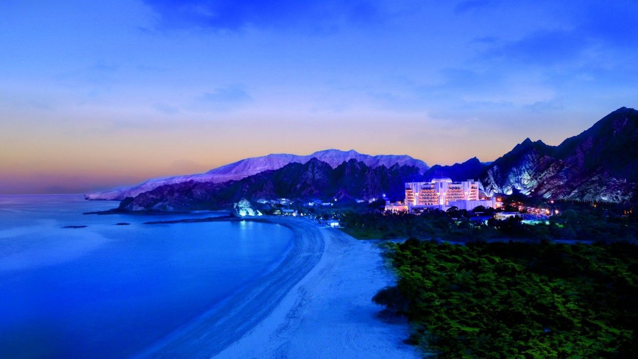 Al Bustan Palace, A Ritz-Carlton Hotel Muscat Ngoại thất bức ảnh The Bay of Naples